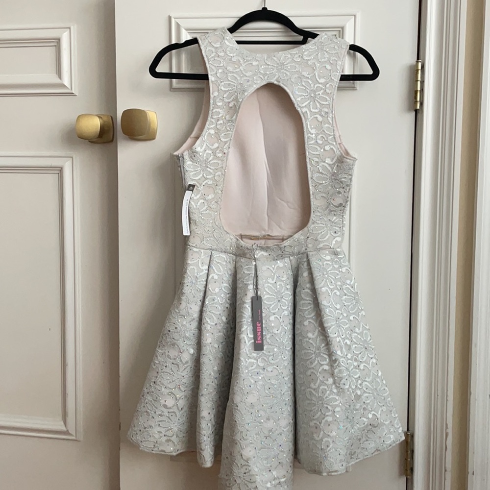 Dress - Picture 6 of 9